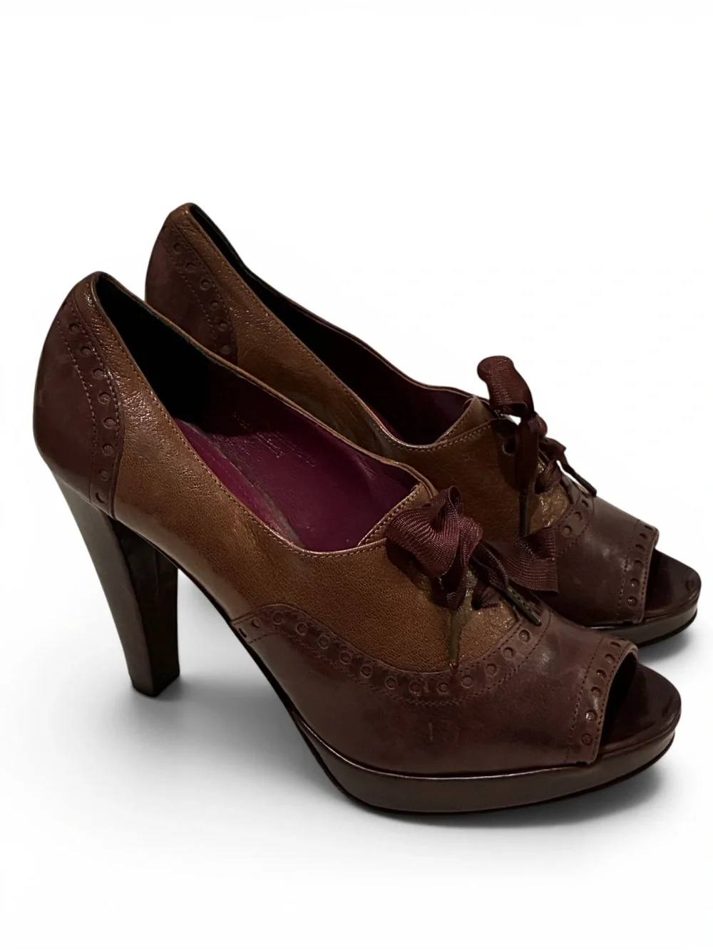 Vintage Coach Claudine leather peep toe lace front spectator heels. 7.5
